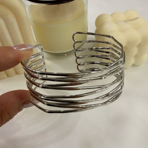 Alternative view of 0 esclavas  plateadas mod U