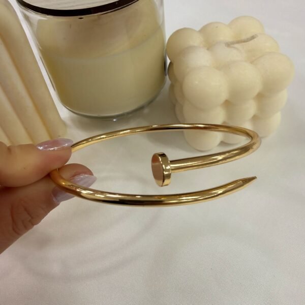 Alternative view of esclavas  doradas mod E