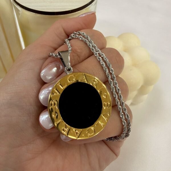 D conjunto tipo bul grande  con cadena turbillon a.q