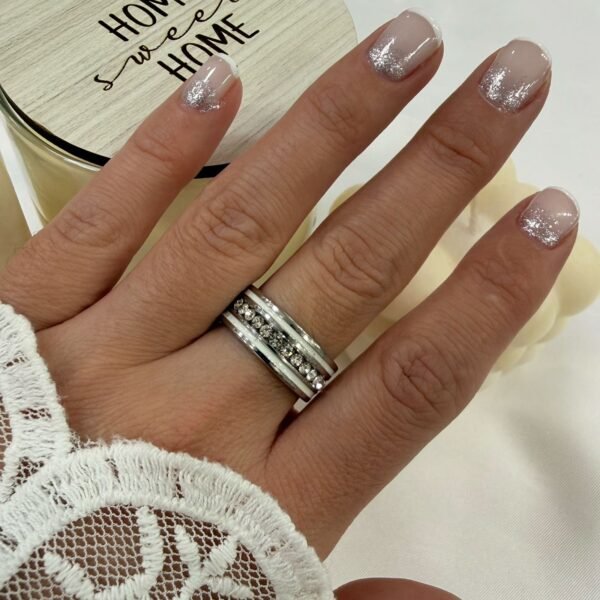 anillo cinta esmaltada cubic