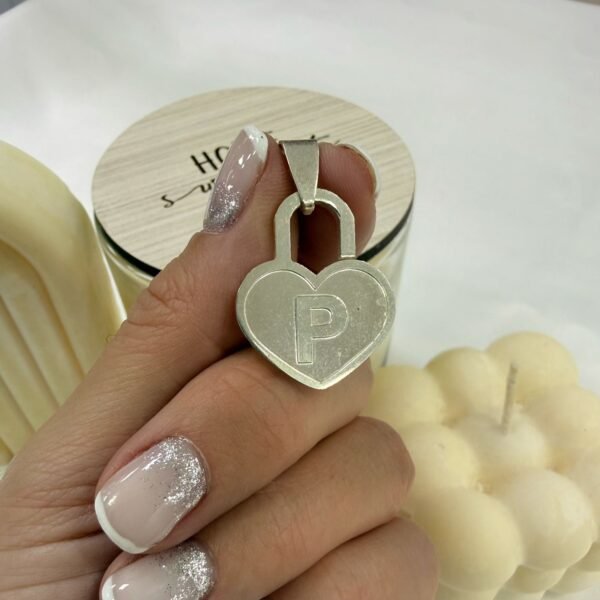 Dije Corazon Letra "P"