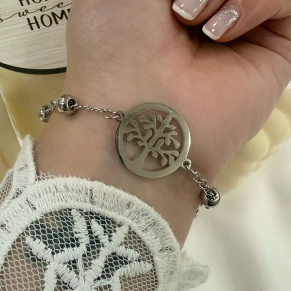 a Pulsera arbol vida con bolitas