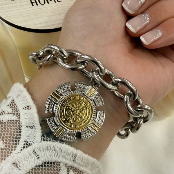 Pulsera con dijes 29 (san benito gruesa)