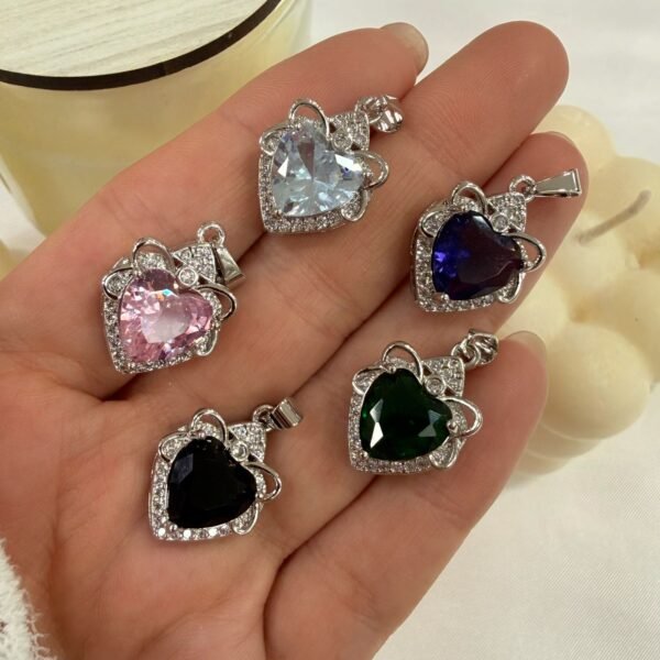 a dije a corazon 1890  a.q