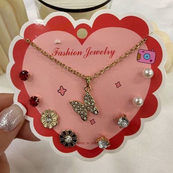 set con cadena dijes y 4 pares aros mod 4