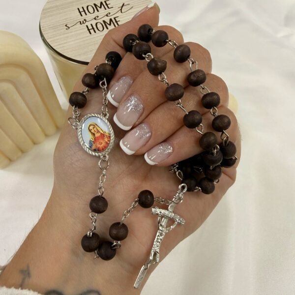 rosarios perfumados con cajita marron oscuro