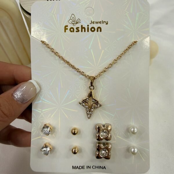 set con cadena dije y 4 pares aros mod 7