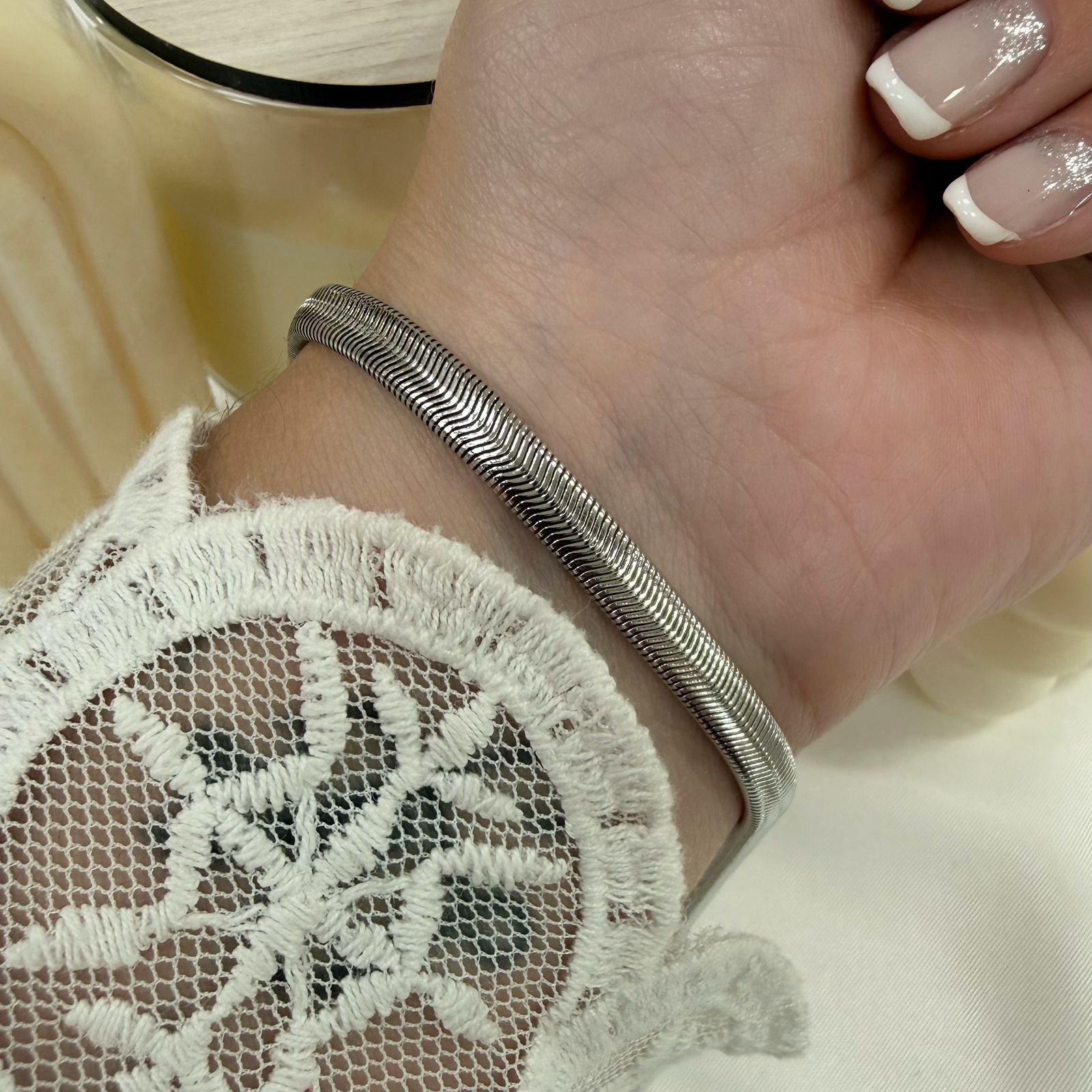 a a pulsera cola rata plana a.q