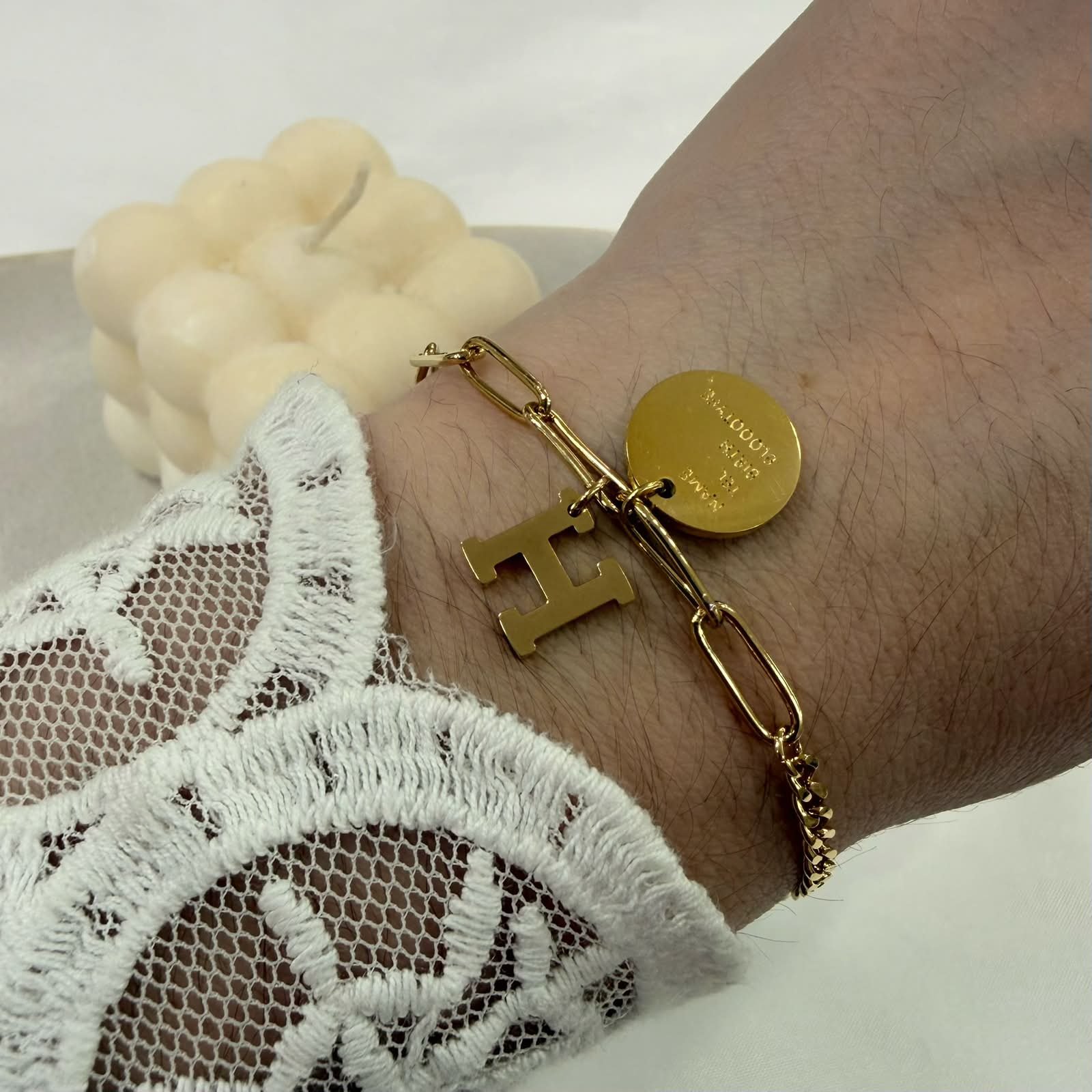 pulseras doradas mod Z 10