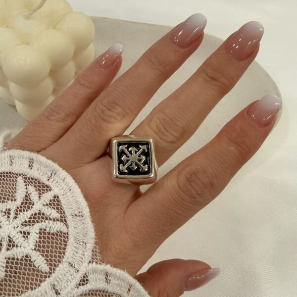 a anillo abud E