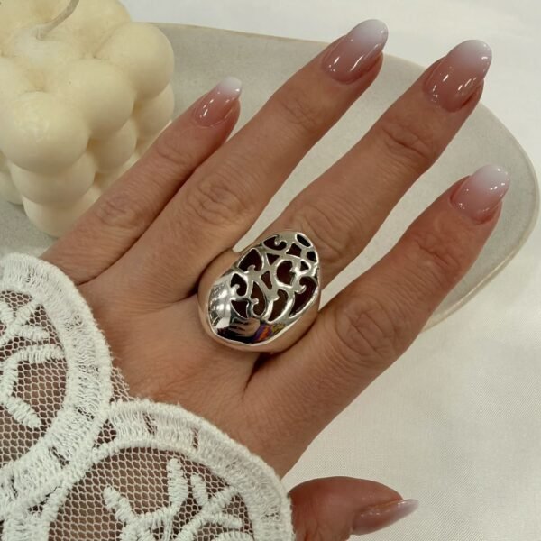 a anillo abud J