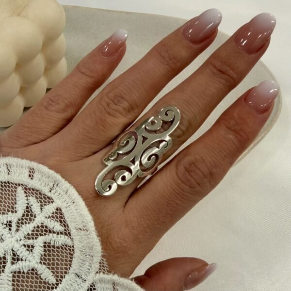 a anillo abud L