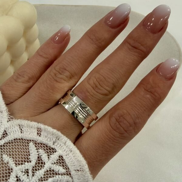 a anillo abud U