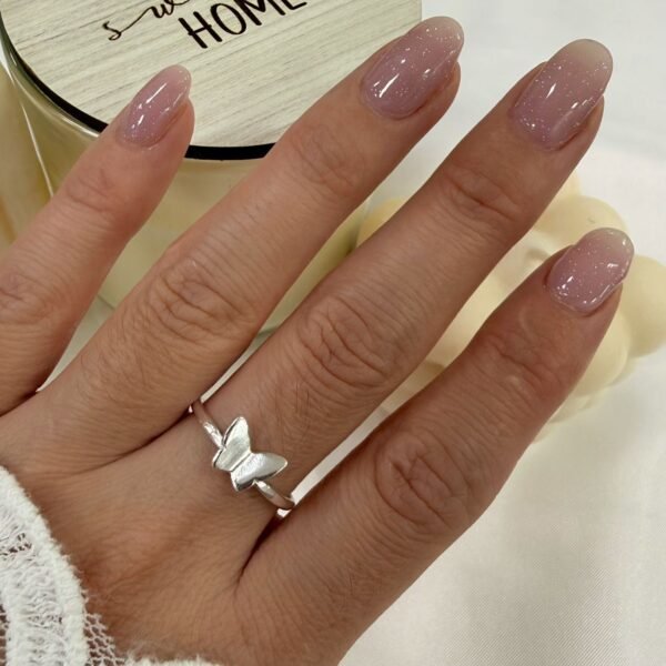 a Anillo Ava cubic 24