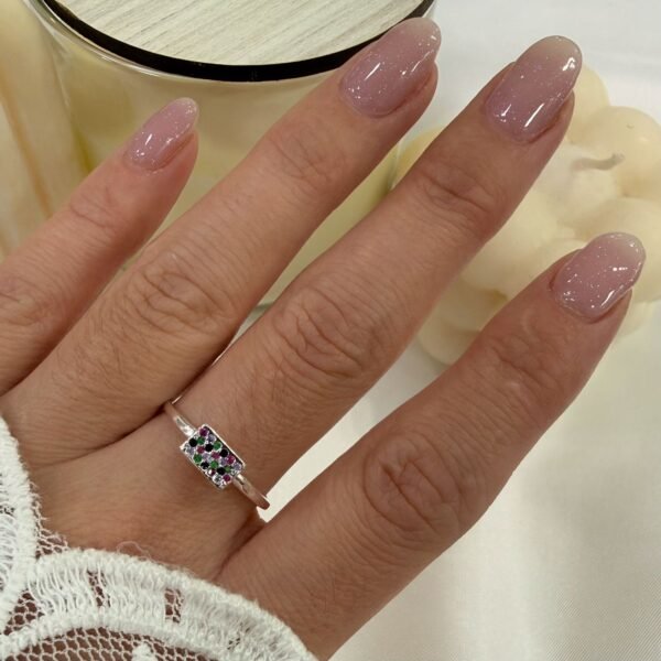 a Anillo Ava cubic 23