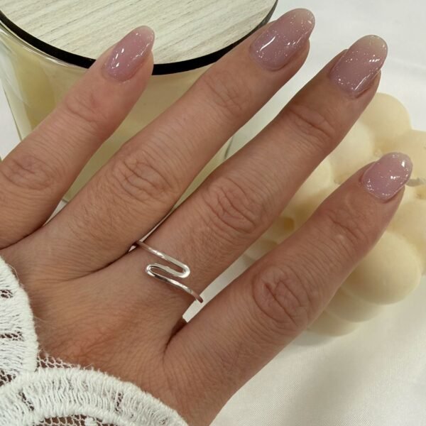 a Anillo Ava cubic 19