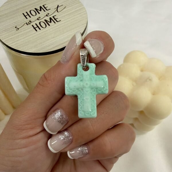 dije resina cruz turqueza chico