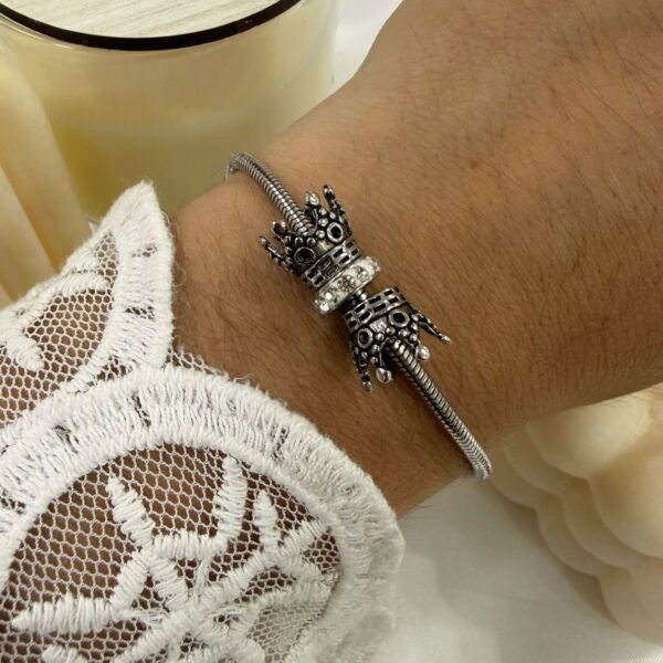 pulsera cola rata con dijes pasantes
