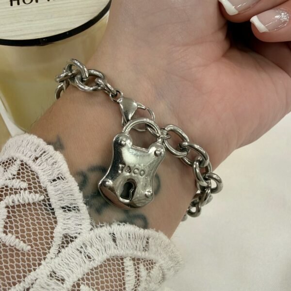 pulsera con dije tiff co 2