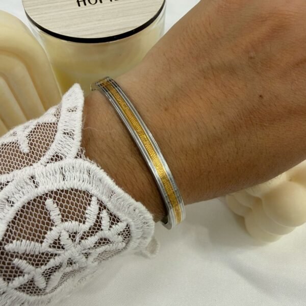 esclava pinza trabajada