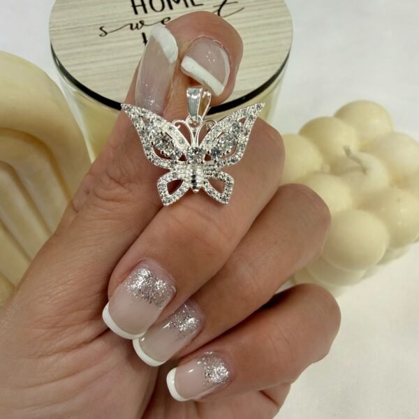 a a dije 0 mariposa blanca a.b