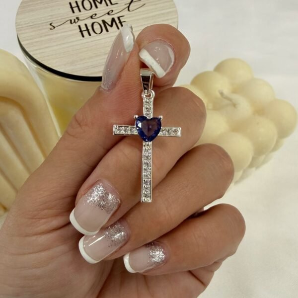 Alternative view of a a dije 0 cruz piedra colores a.b