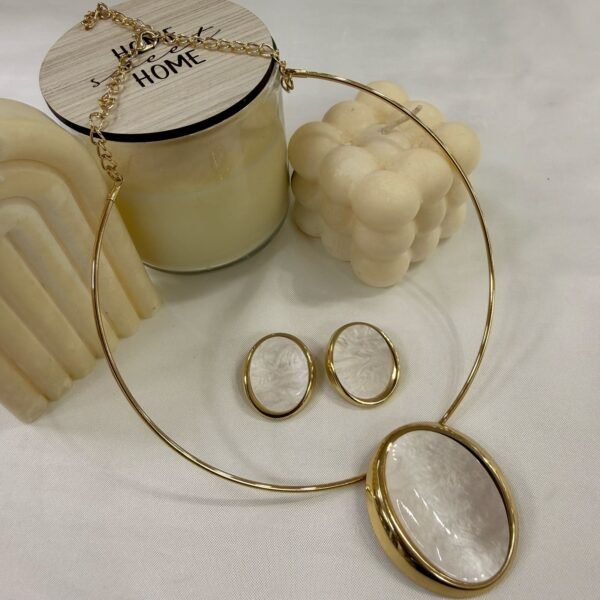 conjunto dorado gargantilla  y aros nacar