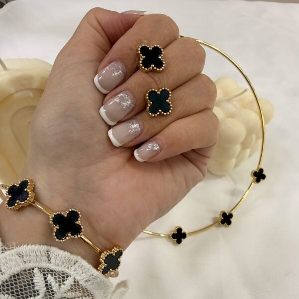 conjunto dorado gargantilla  esclava y aros. Vclif 1