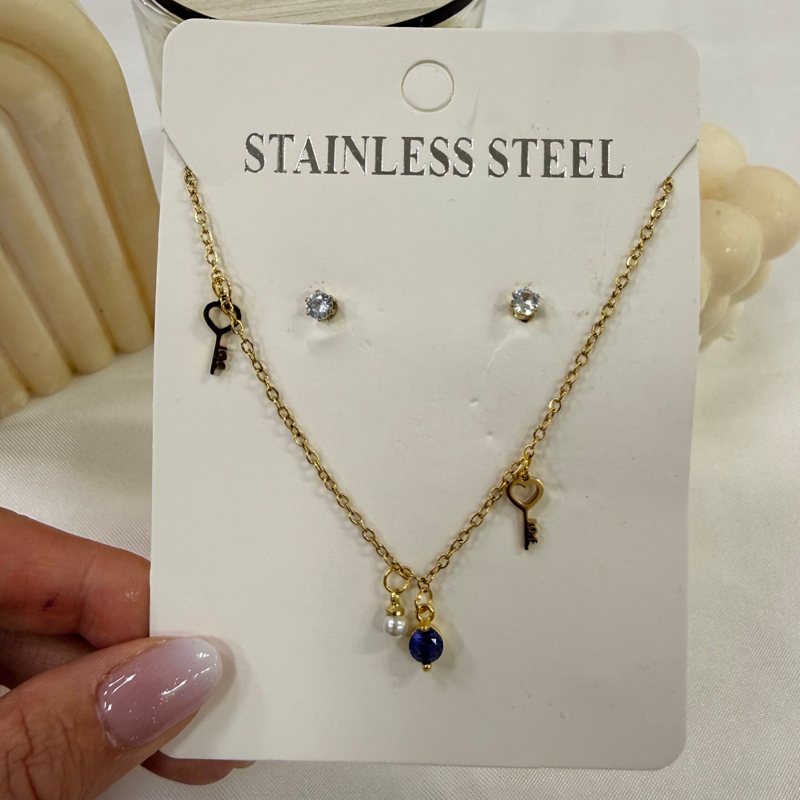 conjunto con dije key cubic y aros dorado - Image 2