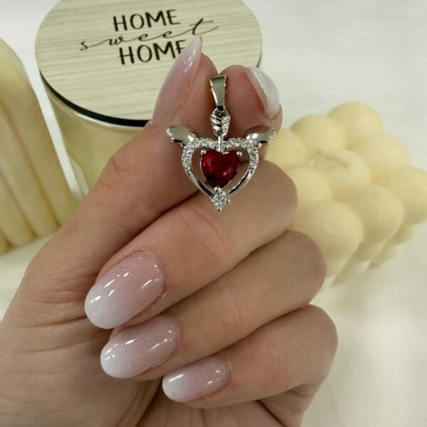 Alternative view of a dije a corazon cubic alitas a.q