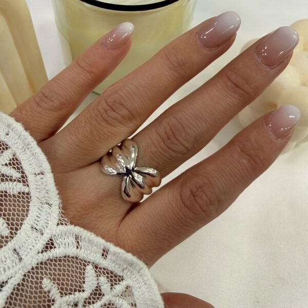a anillo ambar 13 regulables.