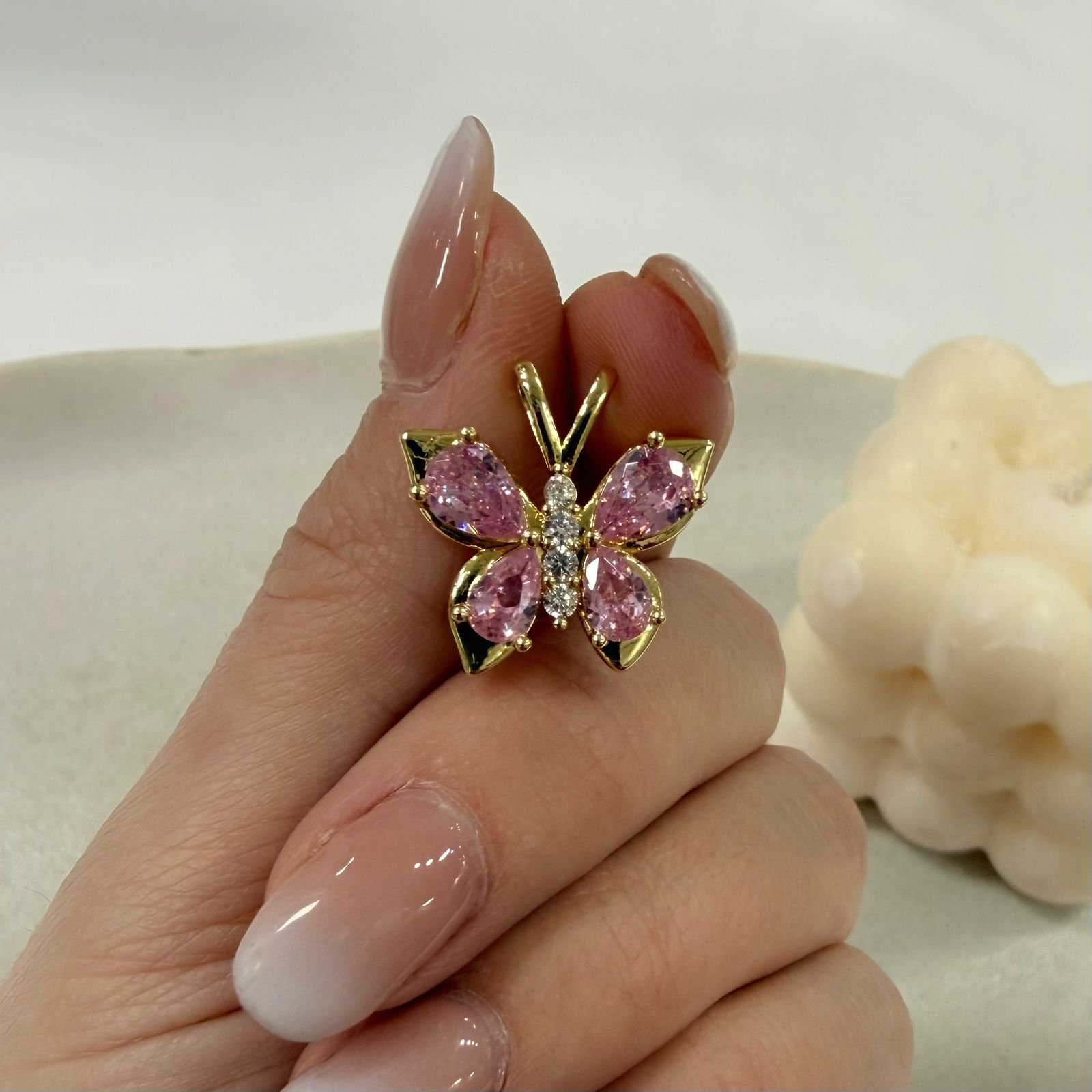 dije mariposa rosa dorado