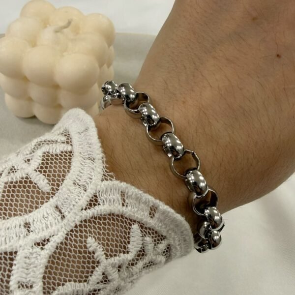 a Pulsera diseño a.q mod O