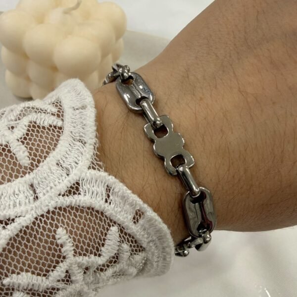 a Pulsera diseño a.q mod G