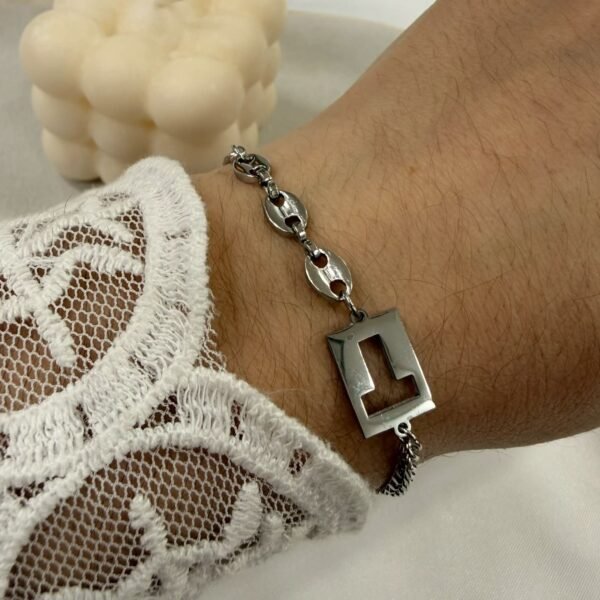 a Pulsera diseño a.q mod C
