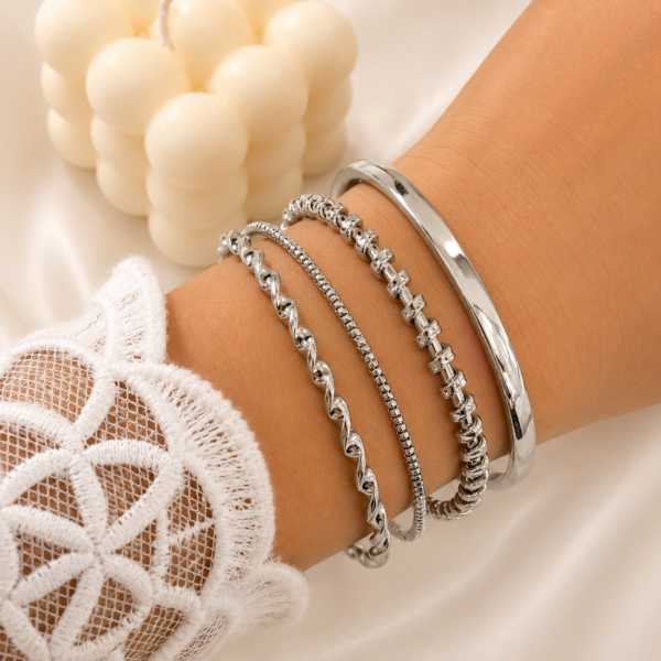 a 0 set x 4 pulseras esclavas plateadas modelo H