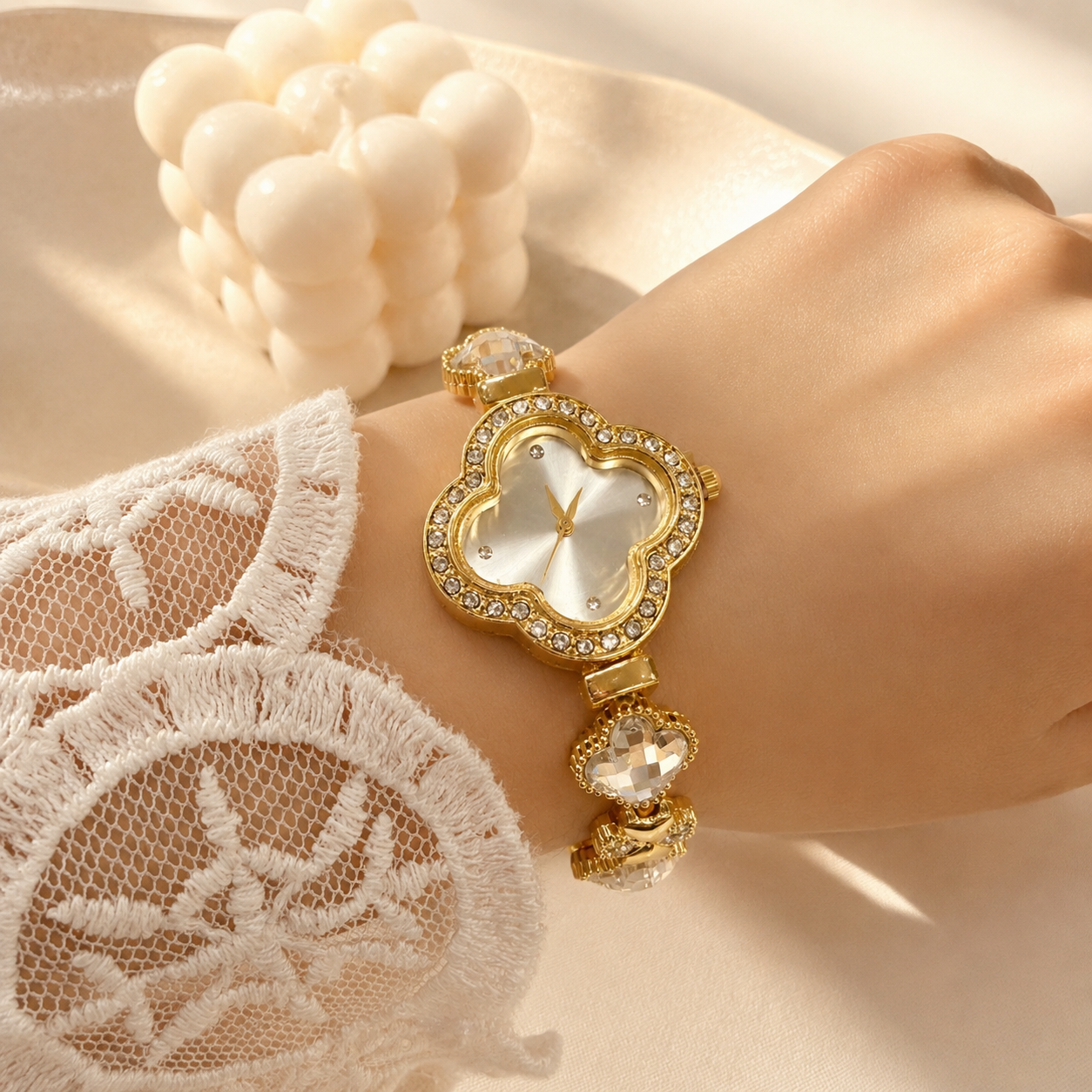 Reloj 3 blanco pulsera dorada