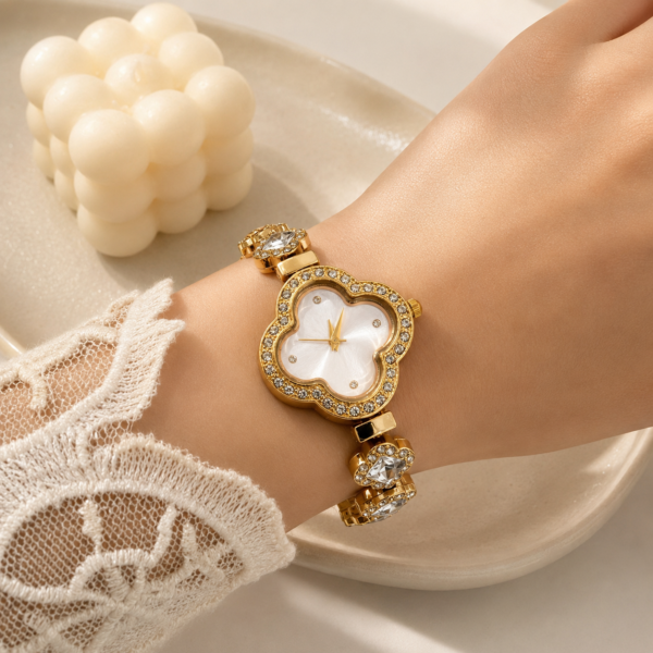 Reloj 4 blanco pulsera dorada