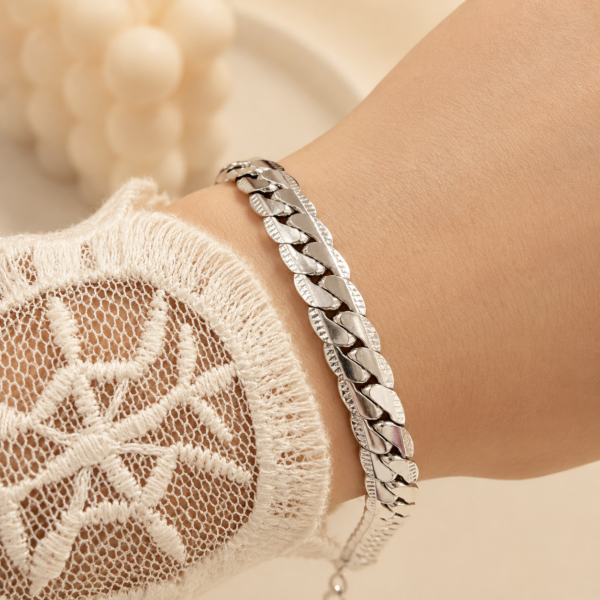 a pulsera plana trabajada a.q